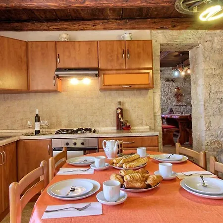 Vila Charming Eleonora With Pool Near Pula *