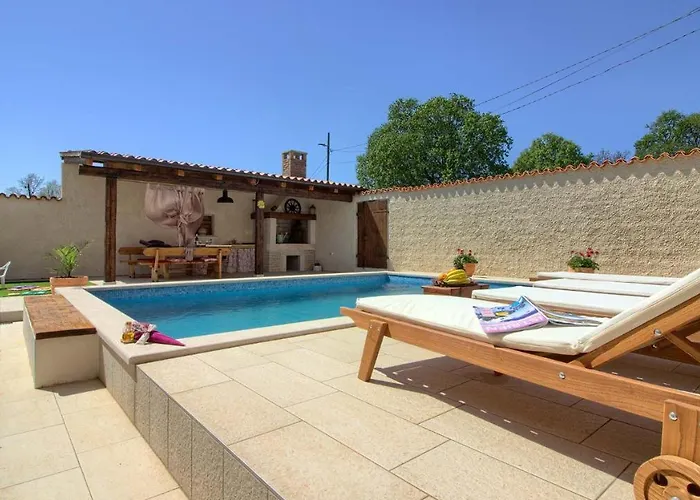 Charming Eleonora With Pool Near Pula * Manjadvorci