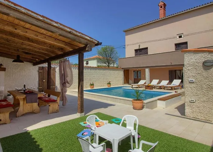 Charming Eleonora With Pool Near Pula 빌라 *