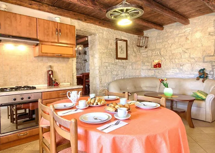 Charming Eleonora With Pool Near Pula 빌라 *
