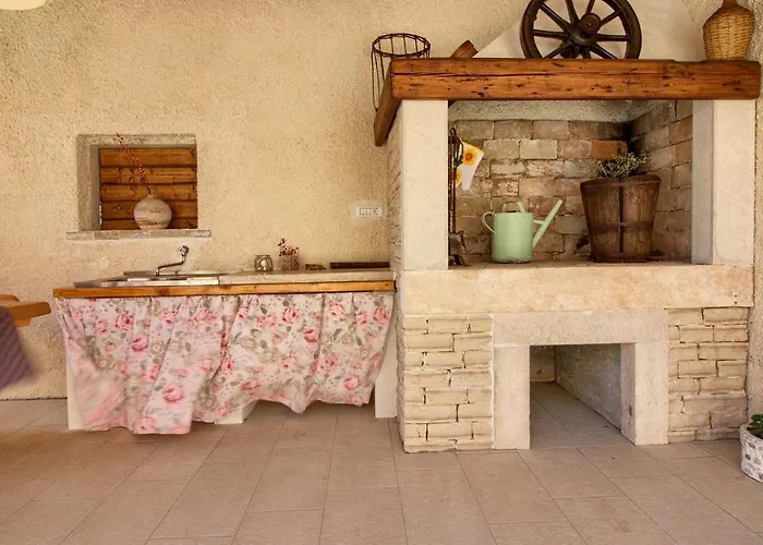 Charming Eleonora With Pool Near Pula 빌라 Manjadvorci