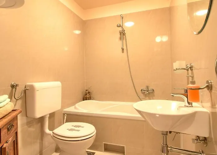 Charming Eleonora With Pool Near Pula Manjadvorci