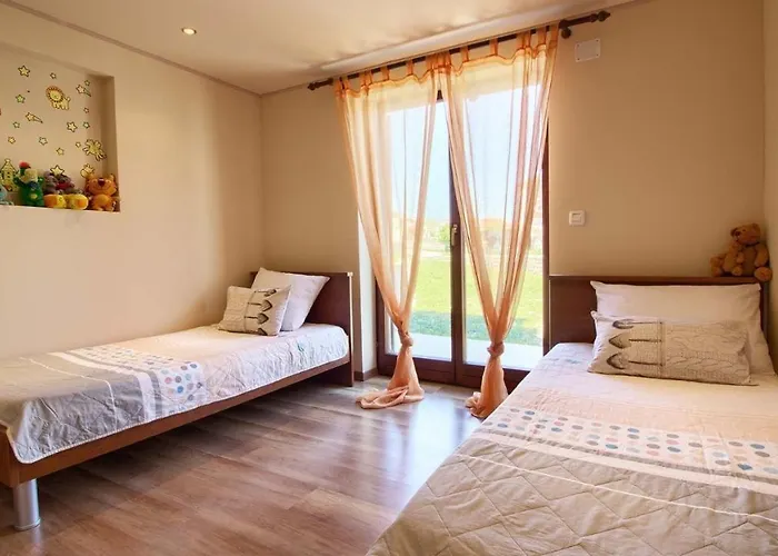Charming Eleonora With Pool Near Pula Villa *