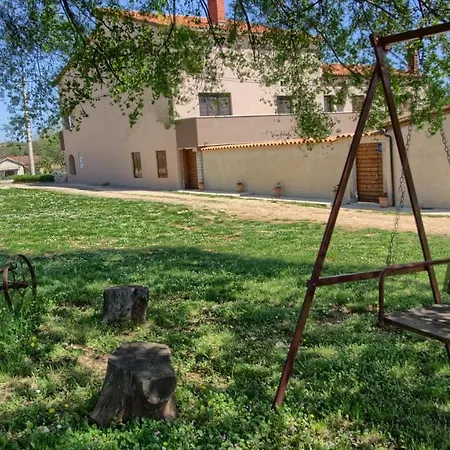 Charming Eleonora With Pool Near Pula