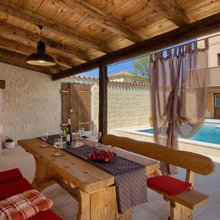 Charming Eleonora With Pool Near Pula Manjadvorci