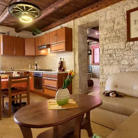 Villa Charming Eleonora With Pool Near Pula